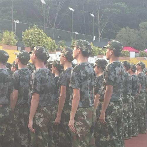 娱乐吃瓜军训